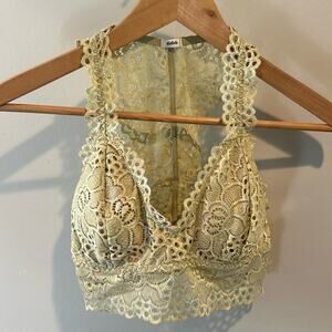 Listicle Medium Light Green Lace Bralette